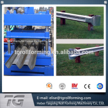 Automatische Servo-Roll-Feeder-Maschine, Highway Guardrail Formmaschine mit hochgradiger Überlegenheit